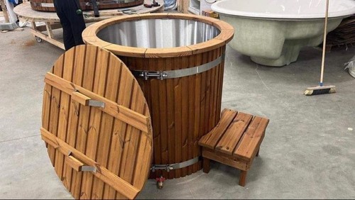 Ice bath tub - ice,